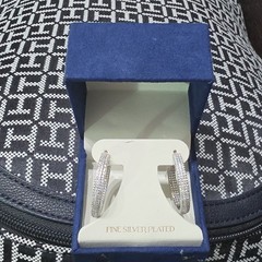 Silver Plated Crystal Pavé Hoop Earrings Round White/Colorless for Lobe