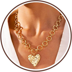 Chunky Gold Heart Necklace for Women，14K Gold Plated Chunky Heart Pendant Bold C