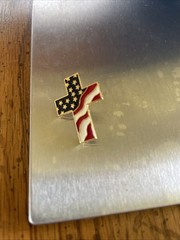 USA CHRISTIAN CROSS AMERICAN FLAG LAPEL PIN