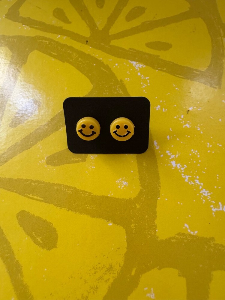 Yellow smiley face earrings(all ages)