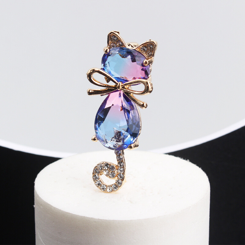 Fashionable Simple Creative High-end Delicate Crystal Bow Tie Cat Brooch