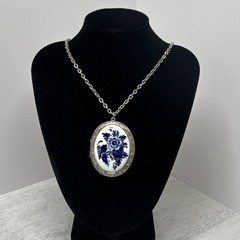 Silver Tone Metal Cable Chain Necklace Delft Blue & White Floral Locket Pendant