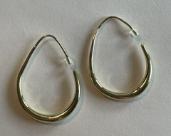 Goldtone oval hoops 1.5″ long x 1″ wide