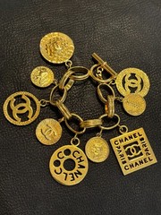 CHANEL Bracelet Bangle AUTH Coco Mark chain Logo Vintage Rare GOLD Icon 28 F/S