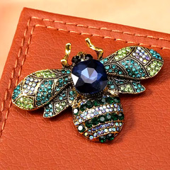 Vintage Bee Design Rhinestone Artificial Gemstone Alloy Brooch Luxury Jewelry