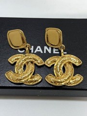 CHANEL CC Logos Rhombus Quilted Matelasse Earrings Gold Tone Auth w/Box #0799