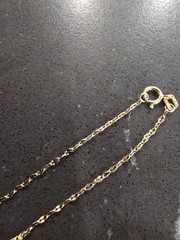 SOLID 10K gold 6 inch mirror link bracelet.