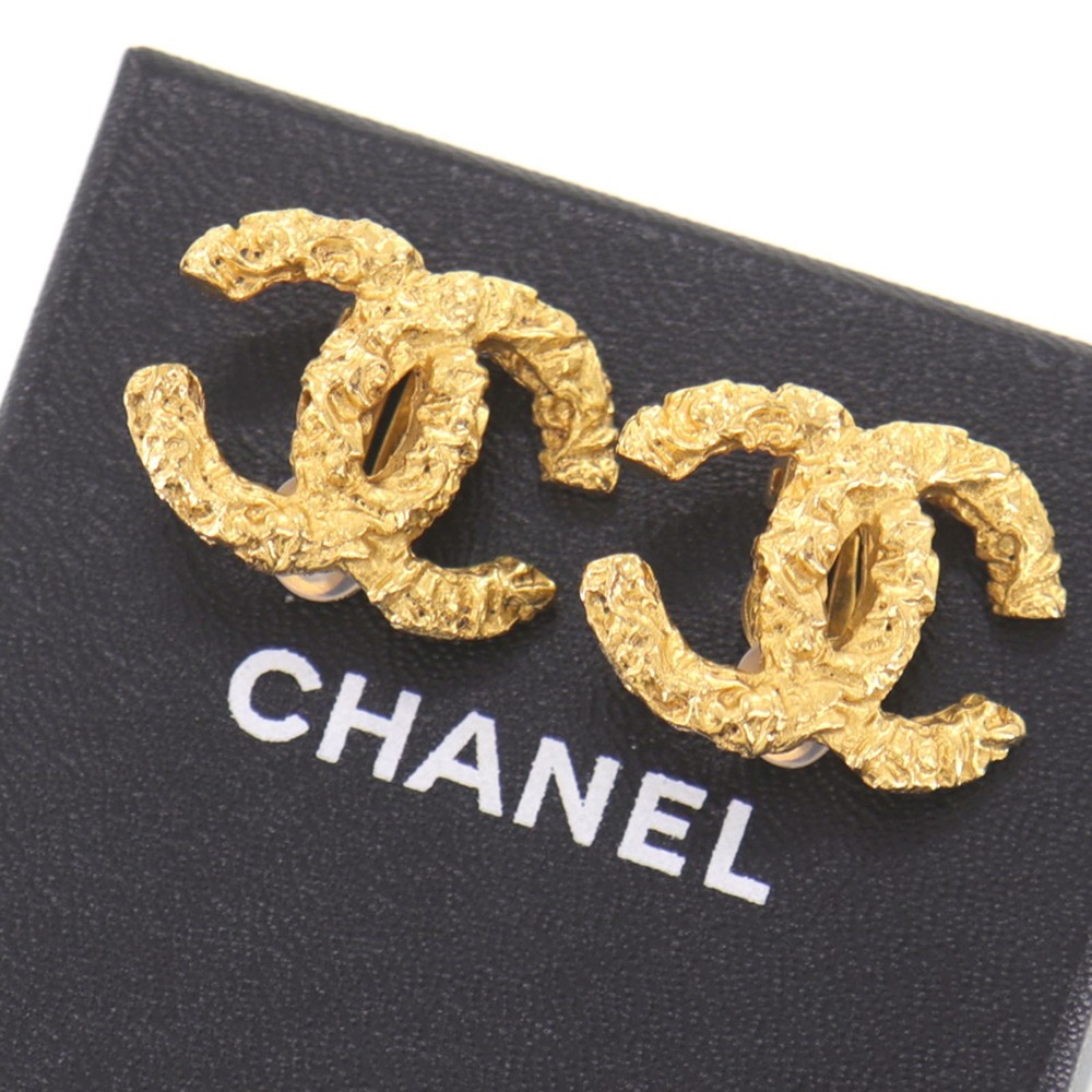 CHANEL CC Logos Used Lava Pattern Earrings Clip-On Gold 03A France Vintage #AH27