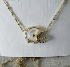✨NEW💗Kendra Scott💗Football🏈 Helmet Mother Of Pearl Pendant “Gold” Necklace