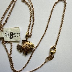 Gold Tone Fish Charm Pendant Necklace Cable Chain Lobster Clasp Metal