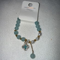 Light Green & white Expandable Bracelet With Dangle Ball And Clover