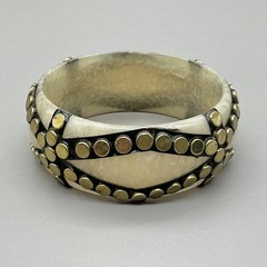 Bracelet White Beige Gold Tone Studded Bangle Womens 7 Inch Fashion Jewelry