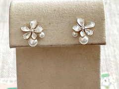Raizes , Gold Plated Sterling Silver MoP , Pearl & Crystal Flower Stud Earrings