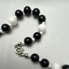Black & White Round Plastic Beaded Necklace, Ball/Bead Chain, Spring Ring
