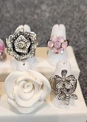 Jewelry 12 Flowered Rings Adjusts Sized Stretch See Description Lot #254