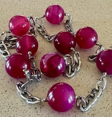 MCM Fuschia glass bead Necklace Figaro style Link Chain Lobster Clasp, HOT!!