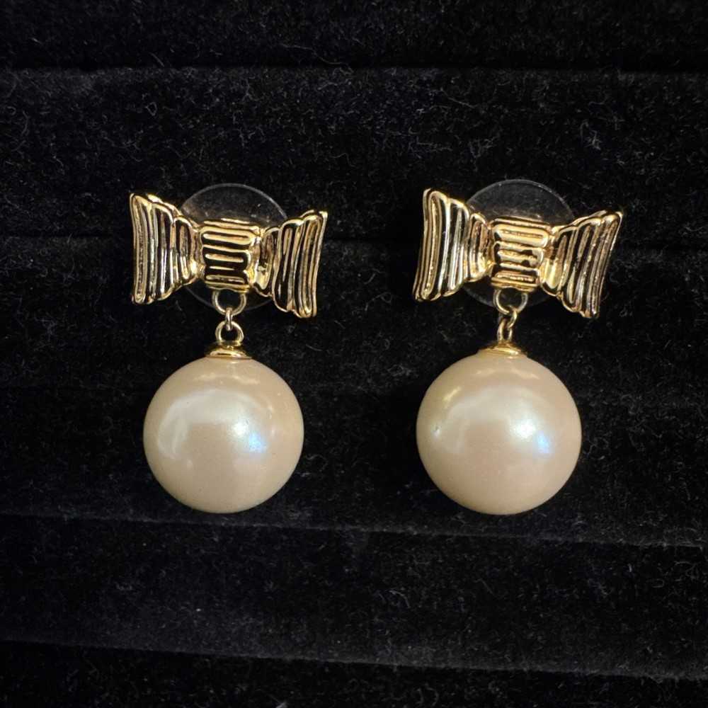 Kate Spade “All Wrapped Up” Gold Bow And Pearl Drop Earrings