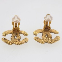 CHANEL CC Logos Used Lava Pattern Earrings Clip-On Gold 03A France Vintage AG768