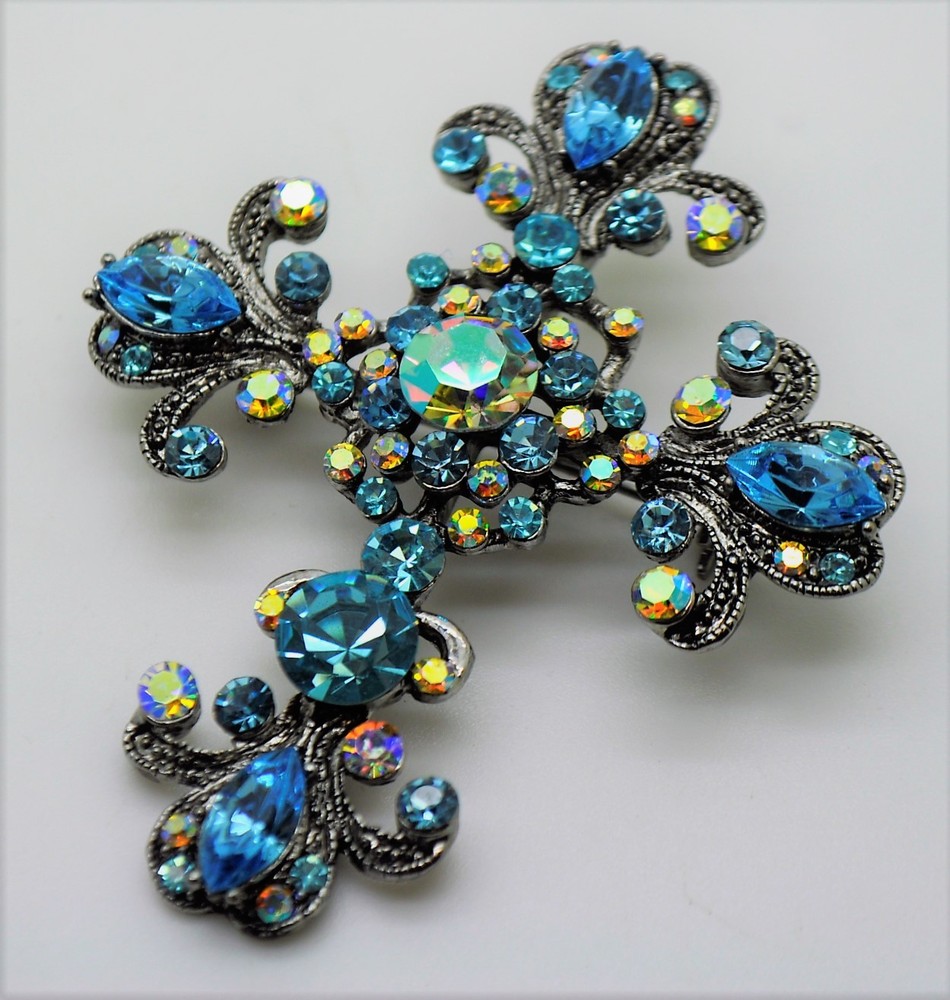 UNIQUE EXQUISITE CROSS SHAPE BLUE / CLEAR AB FASHION BROOCH /PIN/PENDANT YD13