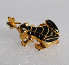 Black Enamel Gold Tone Frog Chasing a Butterfly 1.5 x 1 in Brooch Pin