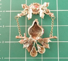 3.5″ NWOT UNSIGNED HEIDI DAUS STYLE PARTRIDGE IN A PEAR TREE CHRISTMAS BROOCH