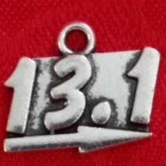 ANTIQUE SILVER CHARM – RUNNING – MARATHON – TRACK – SPORTS – RACE – FINISH LINE