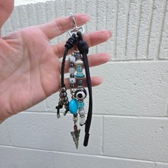 Boho Beaded Bag Charm Keychain – Turquoise Arrowhead Leather Purse Accessory