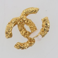 CHANEL CC Logos Used Lava Pattern Earrings Clip-On Gold 03A France Vintage #AH27