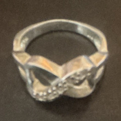 Silver Metal Band Ring Size 6 Silver Tone Color No Stone Pre-Owned