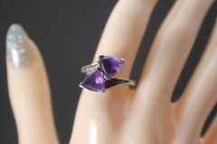 Sterling Bypass Trillion Cut Amethyst & Clear Stones Size 7 Ring 4.5g (RiN9819)