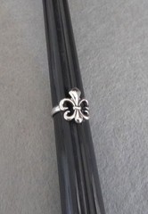 New Silvertone Fleur de Lis Ring Size 7.5 Perfect for All Occasions!