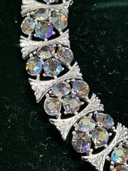 LISNER Aurora Borealis AB Rhinestone Choker Necklace Silver Tone Ribbed Fan Link
