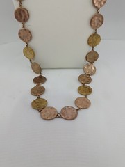 CHICO’S mixed metals hammered graduated discs stations design 36 in necklace