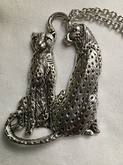LEOPARD or CHEETAH? – PENDANT – Detailed Necklace 18″ Chain – New