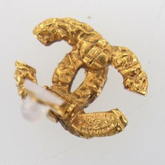 CHANEL CC Logos Used Lava Pattern Earrings Clip-On Gold 03A France Vintage AG768