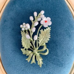 New Pearl Creativity Tree Branch Flower Brooch Retro Green Plant Flower Pin