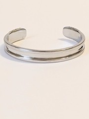 Silver Tone Open Cuff Bracelet With Textured Ends. 6 3/4 In. 1/2″ Wide. BOHO.