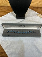 Nolan Miller Piazza Crystal bracelet glamour collection blue stone 7 3/4”