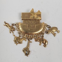 Noahs Ark Dangle Pin Brooch Gold Tone Animal Zoo Charms Religious Jewelry