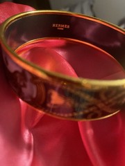 HERMÈS Signed Enamel Bangle Bracelet Gold Tone Gold Black White No Stone