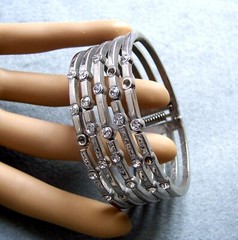 Vintage Hollywood Regency clamper bracelet 1980s NO USA IMPORT FEES