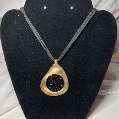NIV Stamped Gold and Black Toned Necklace in Perfect Condition