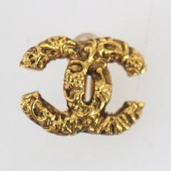 CHANEL CC Logos Used Lava Pattern Earrings Clip-On Gold 03A France Vintage AG768