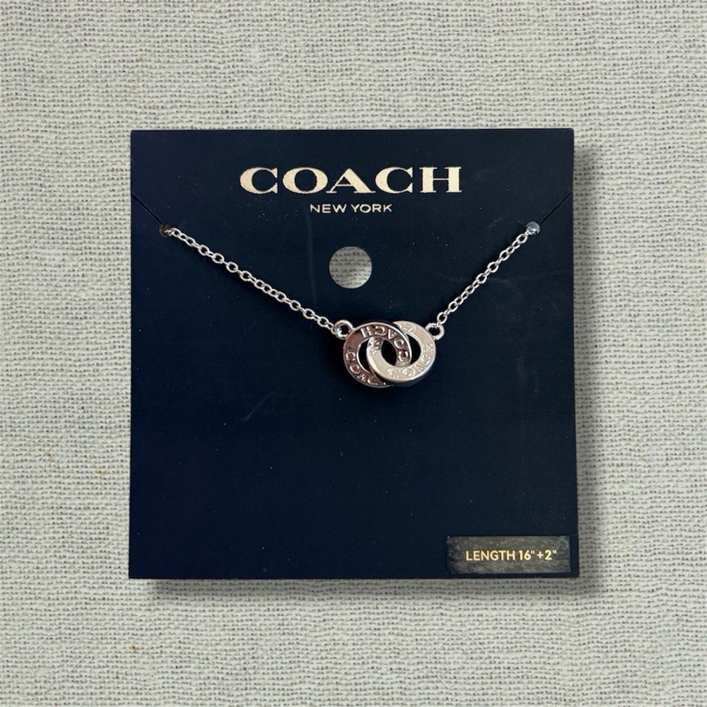 Authentic Coach Silver Interlocking Ring Necklace 16″+2″ Chain New w/ Card