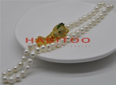 9-10mm white freshwater pearl near round necklace leopard clasp