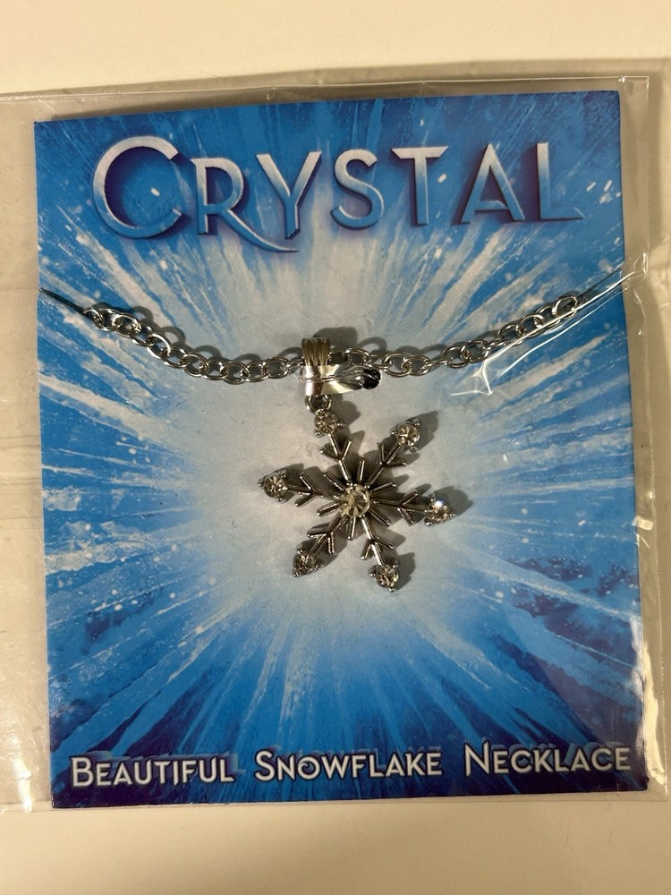 Crystal Beautiful Snowflake Necklace Silver Toned