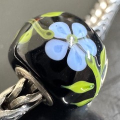 Trollbeads Sterling silver Black Base with Periwinkle blue flower