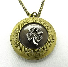 Bronze 4 Leaf Clover Good Luck Locket Pendant Necklace Photo Love Family Gift