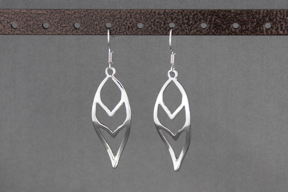 silver teardrop dangle earrings chevron V pattern 2.25 inches long liteweight