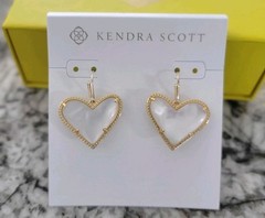Kendra Scott Ari Statement Drop Earrings Gold Ivory Mother Of Pearl NWT $85 BOX